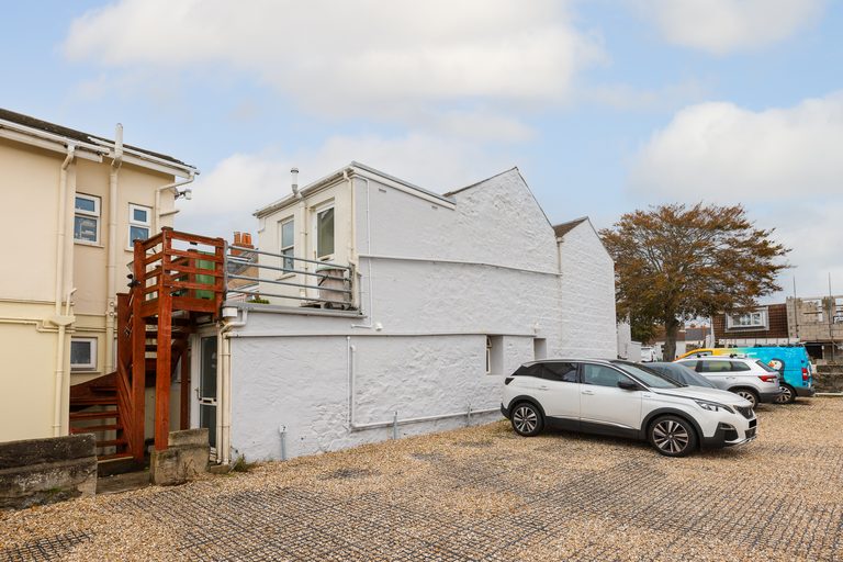 Flat 3, Maitland - photo 2 of 18