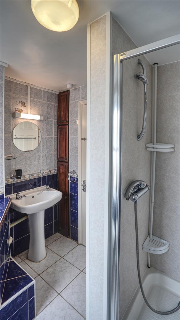 Flat 3, 5 Victoria Terrace photo 7