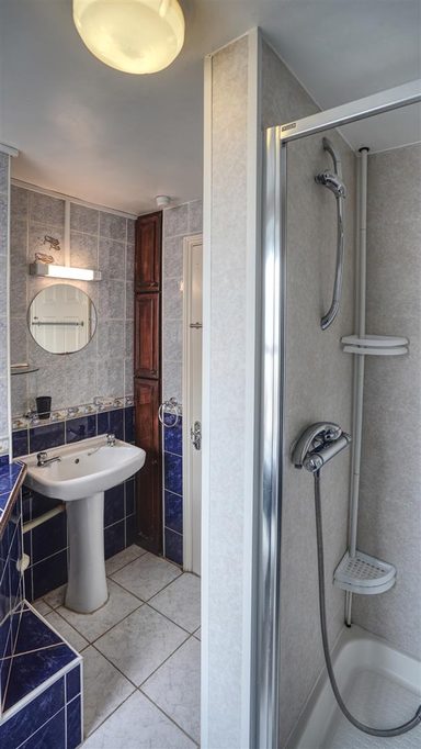 Flat 3, 5 Victoria Terrace photo 7