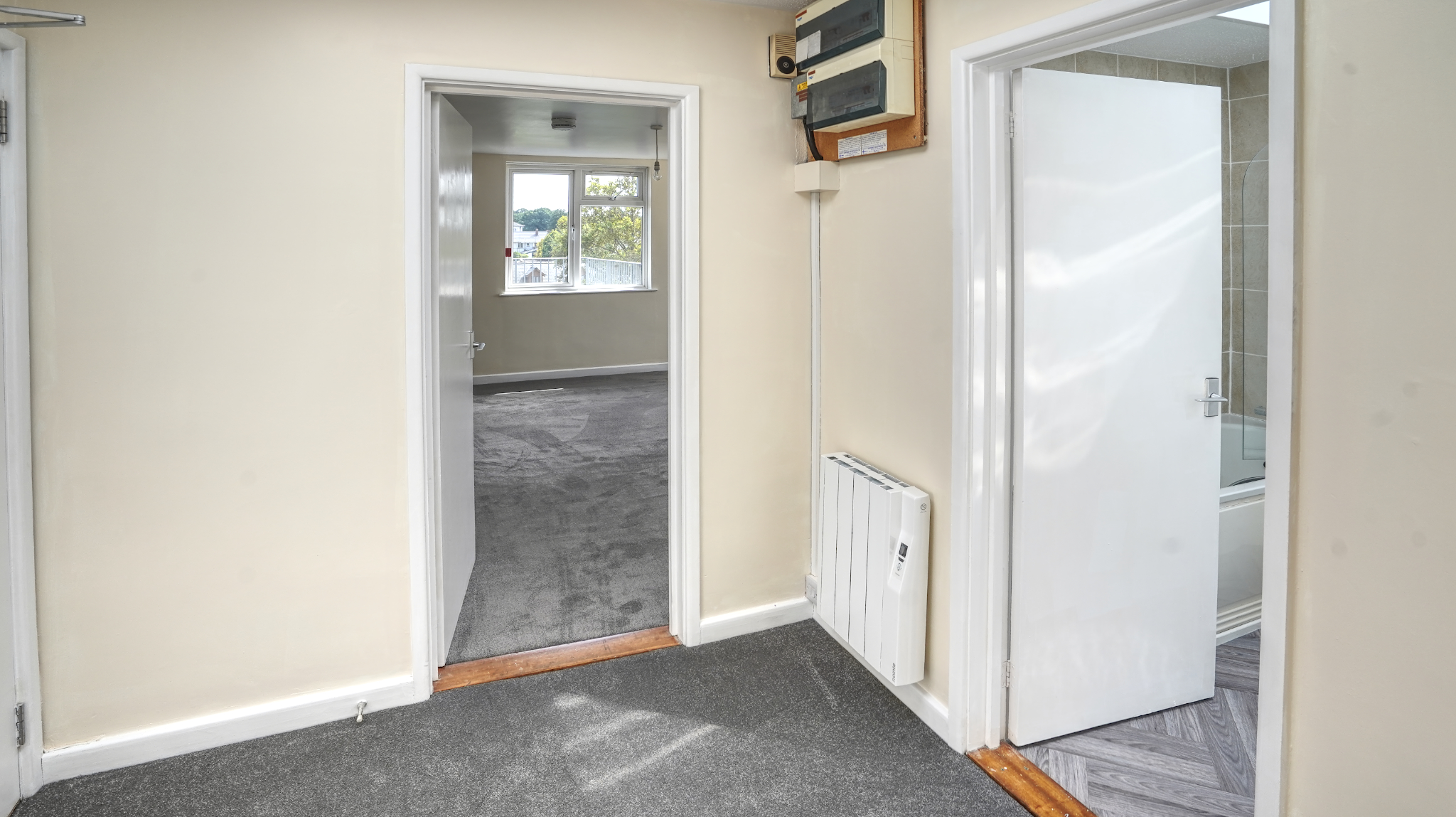 Flat 9 - Gravees Court photo 2