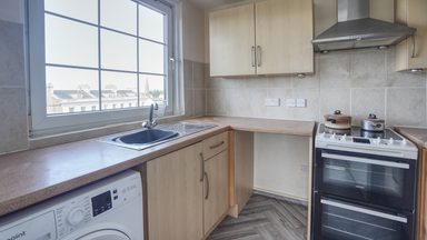 Flat 9 - Gravees Court photo 4