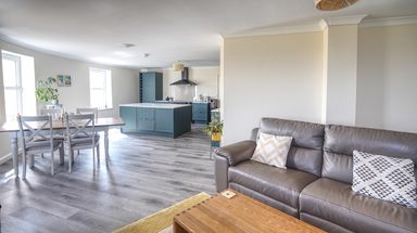 The Penthouse, Longstore Court photo 2