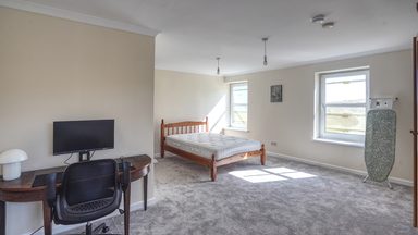The Penthouse, Longstore Court photo 11