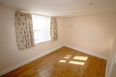Garden Flat, 3 Allez Street photo 6