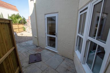 Garden Flat, 3 Allez Street photo 10