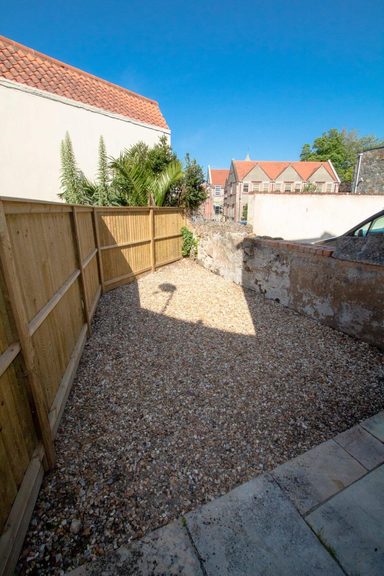 Garden Flat, 3 Allez Street photo 9