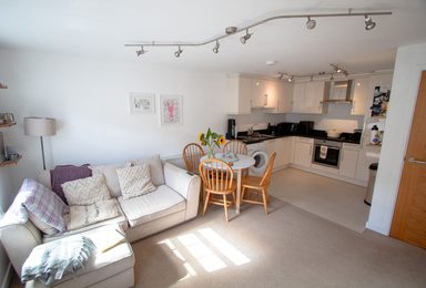 Apartment 9, Herald Court photo 7