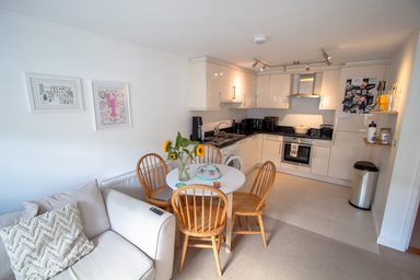 Apartment 9, Herald Court photo 3