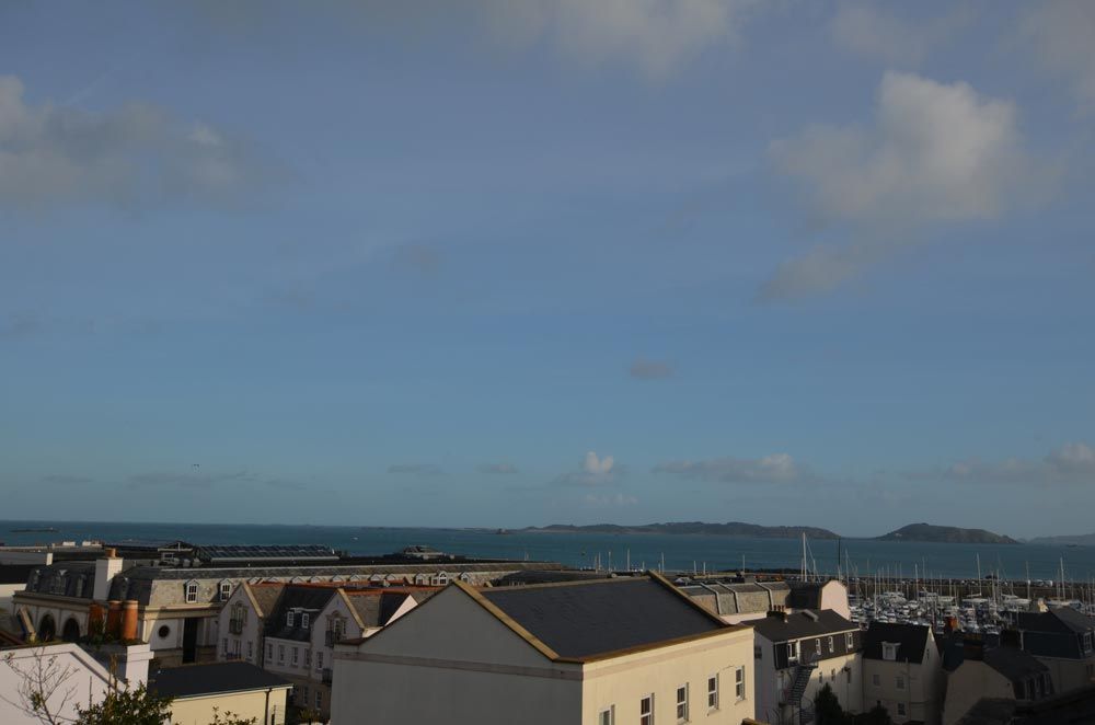 2 Bedroom Apartment situated in the Royal Garden Complex photo 10