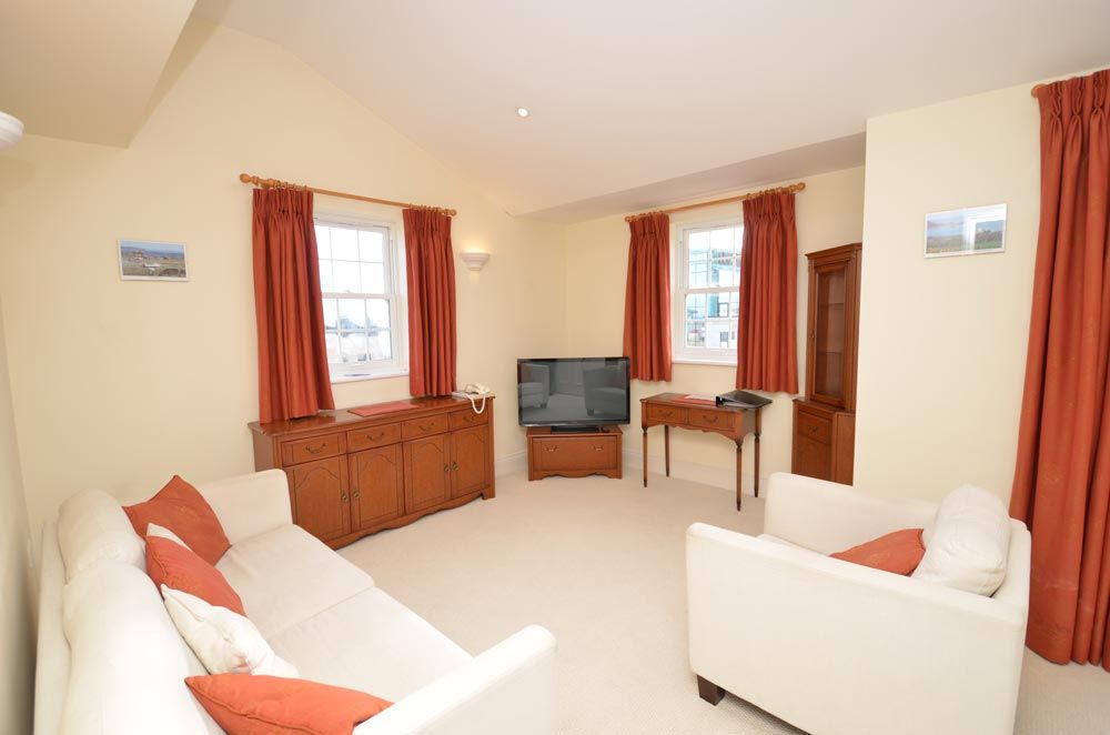2 Bedroom Apartment situated in the Royal Garden Complex photo 2