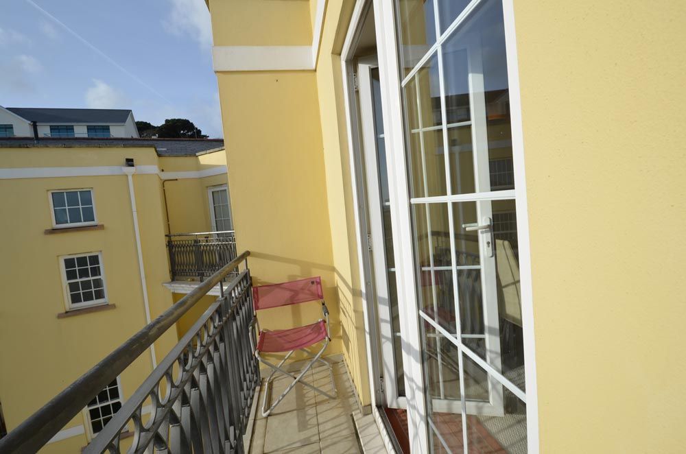 2 Bedroom Apartment situated in the Royal Garden Complex photo 9