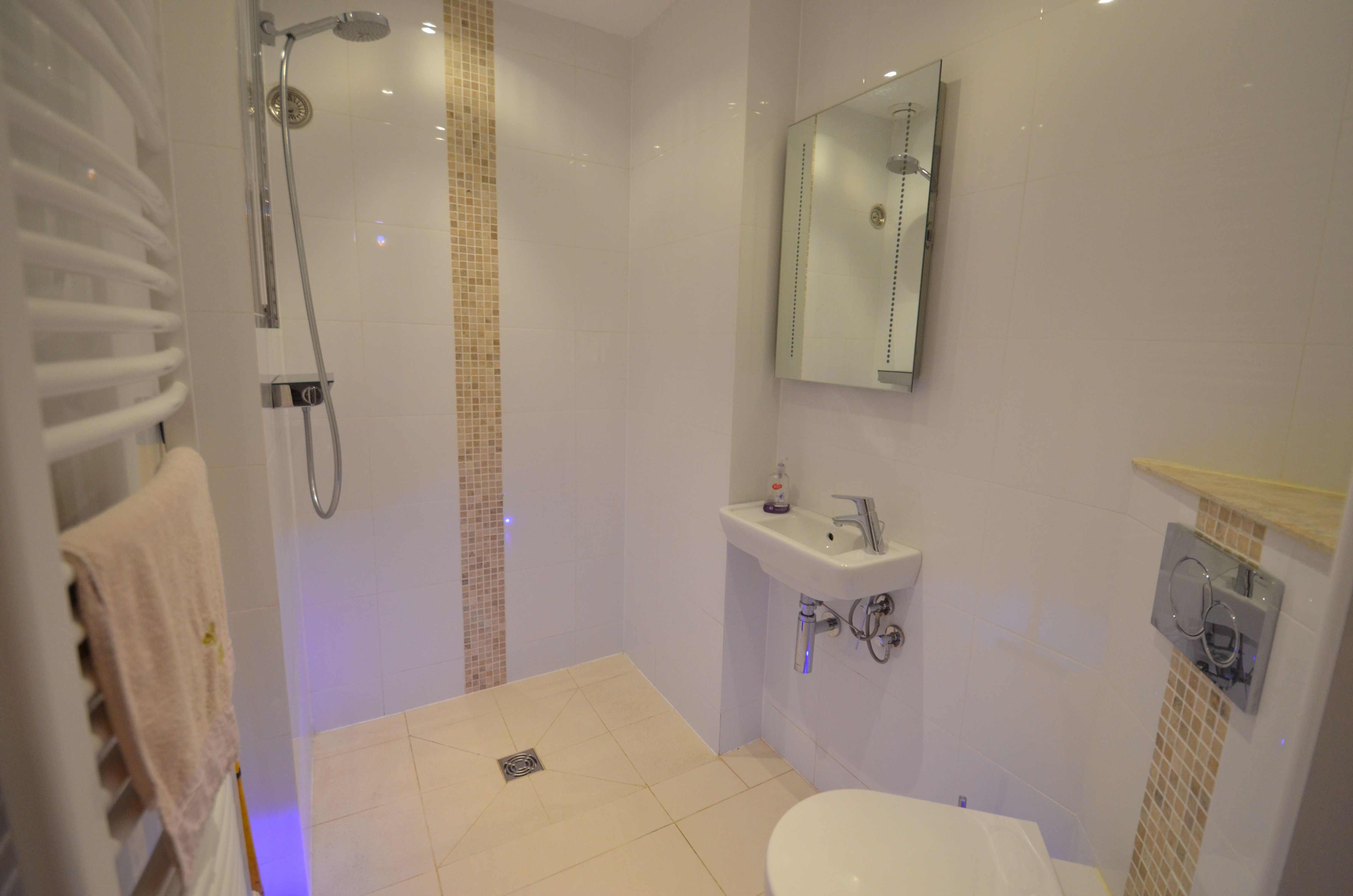 Two Bedrooms Local Market Unfurnished Detached Bungalow photo 6