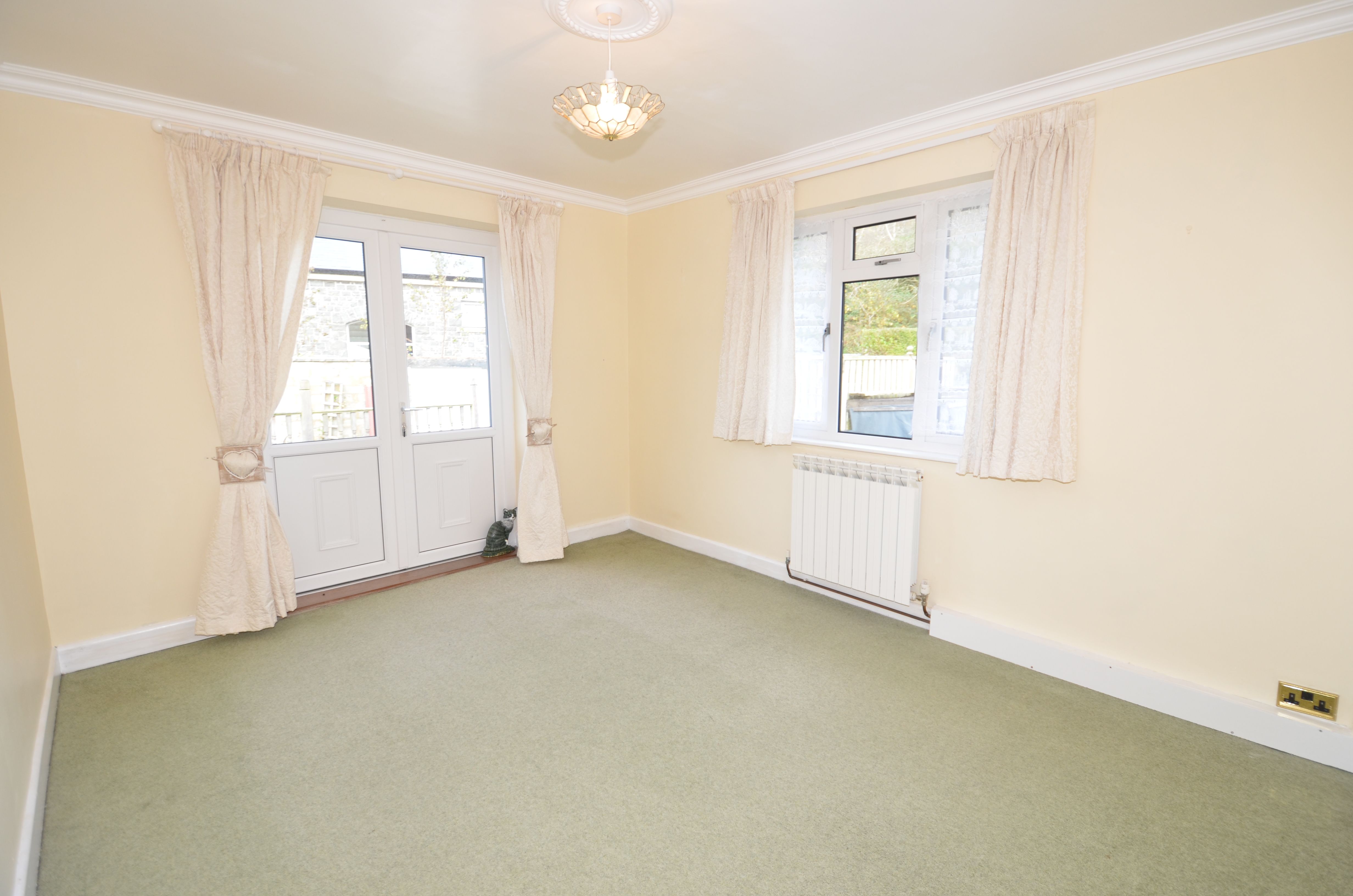 Two Bedrooms Local Market Unfurnished Detached Bungalow photo 5