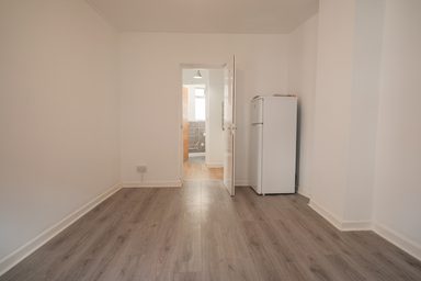 Flat 2, Toujours photo 8