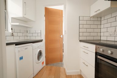 Flat 2, Toujours photo 15