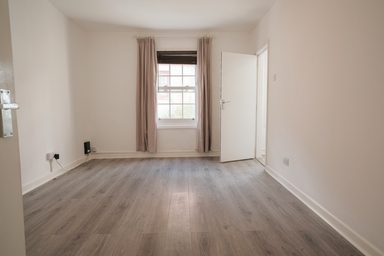 Flat 2, Toujours photo 11