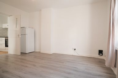 Flat 2, Toujours photo 9