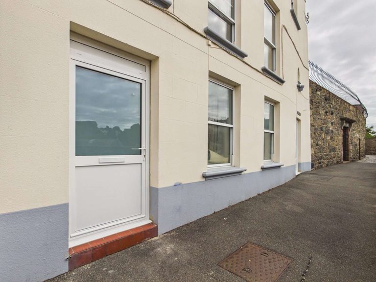 Flat 5, The Highlands photo 1