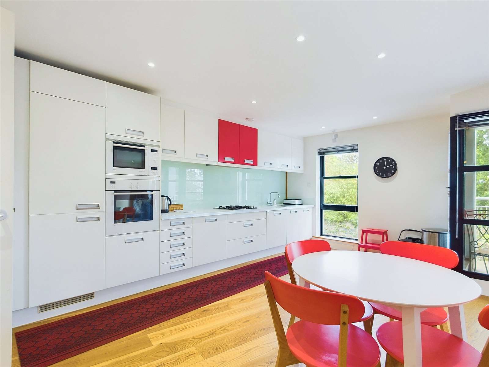 9 Candie Apartments photo 4