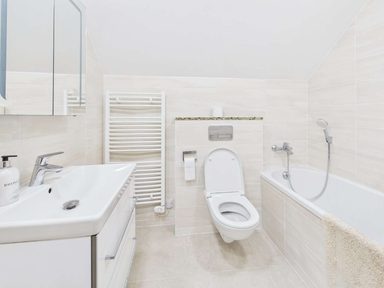 11B Grosse Hougue photo 6