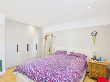 Apartment 1, The Sewing Room photo 7