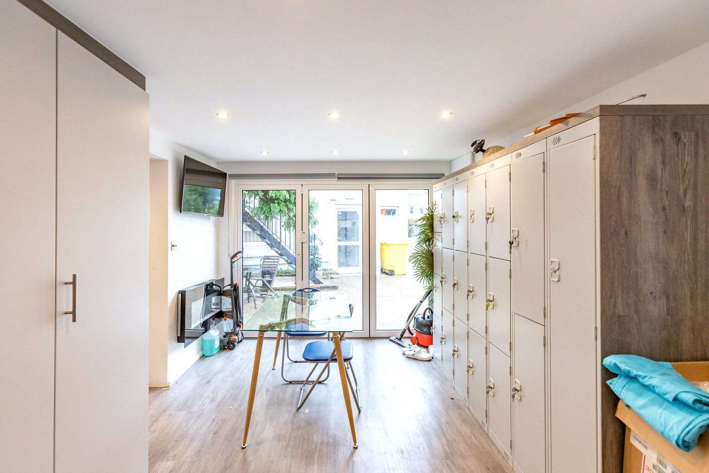 Le Villocq and Commercial Unit photo 20