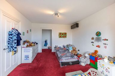 Oak Lodge photo 16