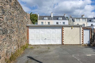 Brock Terrace photo 34