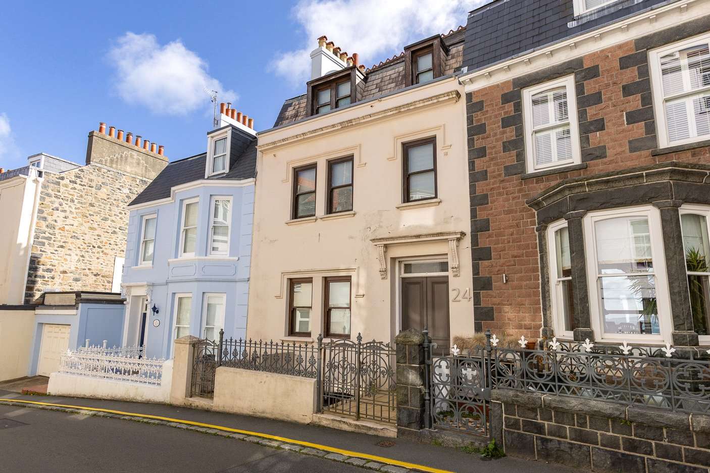 24 Hauteville