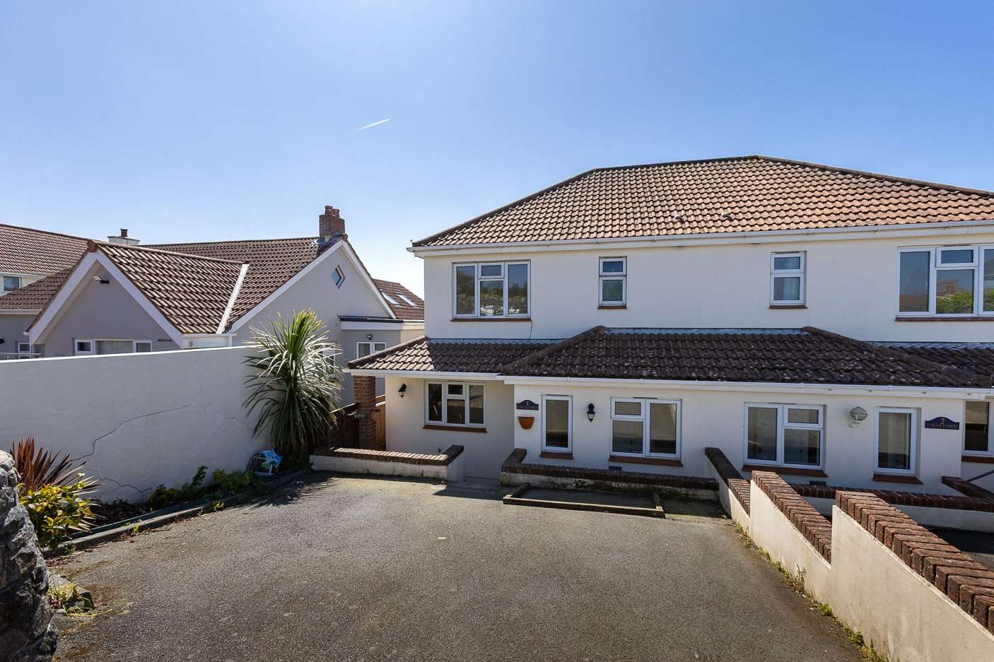 1 Chalford photo 29
