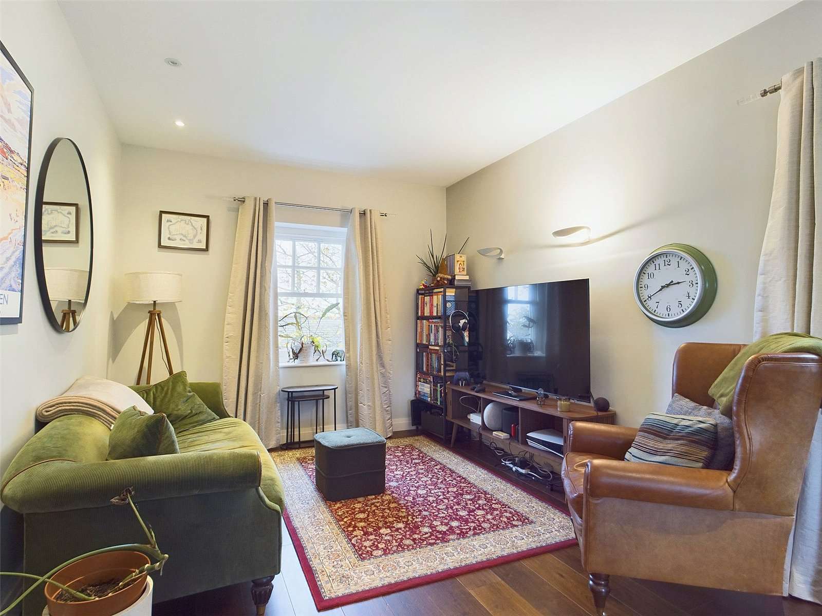 Flat 10 Queens Court Mews photo 2