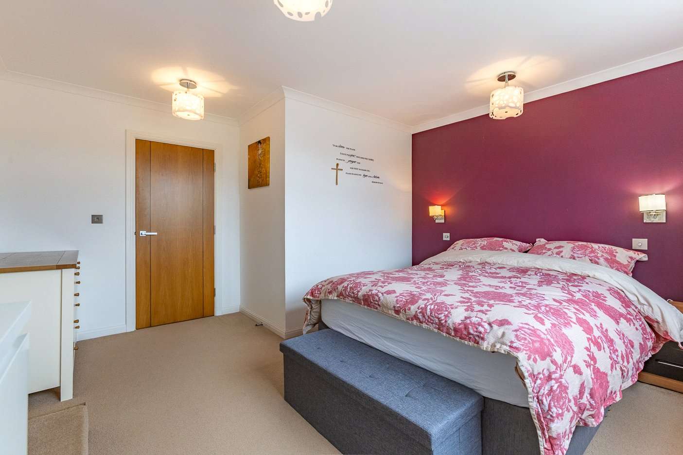 6 St Martin's Court photo 15