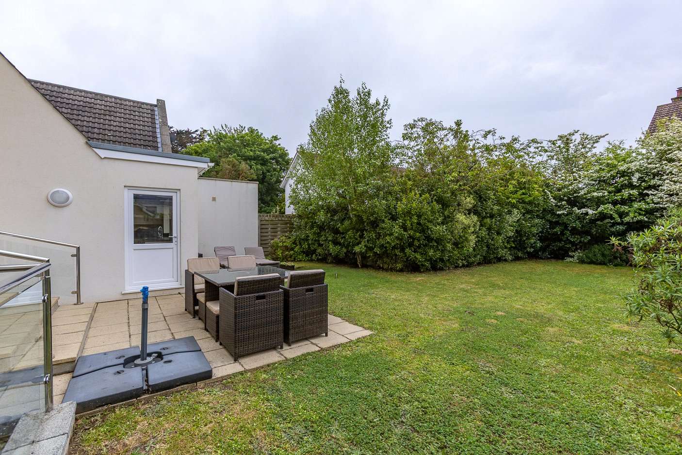 6 St Martin's Court photo 26