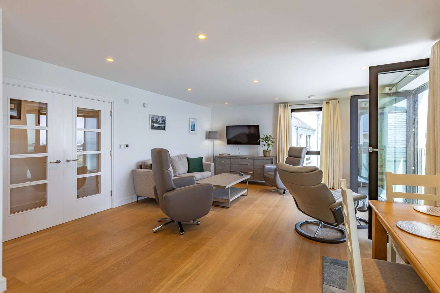 Apartment 10 Carrick House photo 7