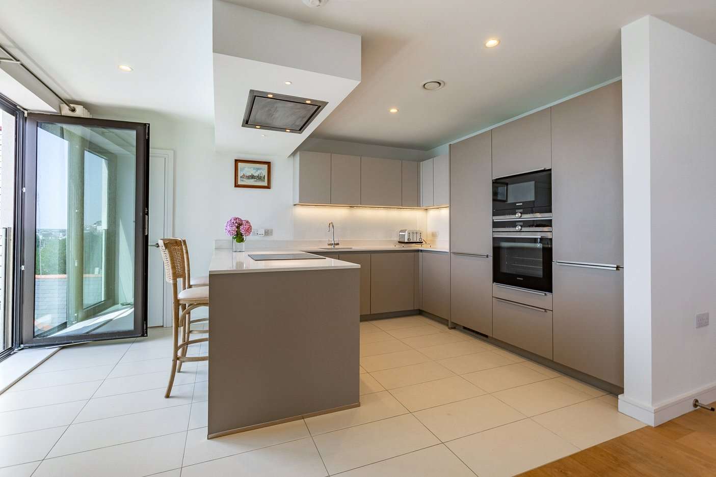 Apartment 10 Carrick House photo 6