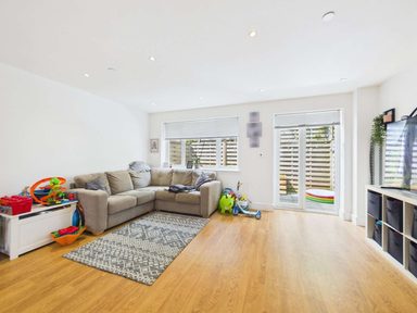 3 St John's Court photo 5