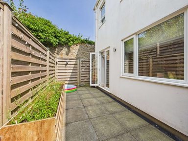 3 St John's Court photo 13