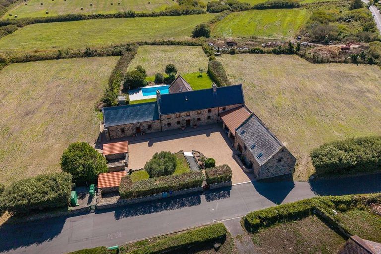 Les Grandes Mielles Farm