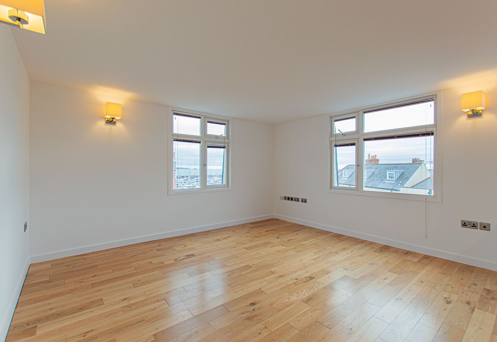 Penthouse, 3 Haven Court photo 7