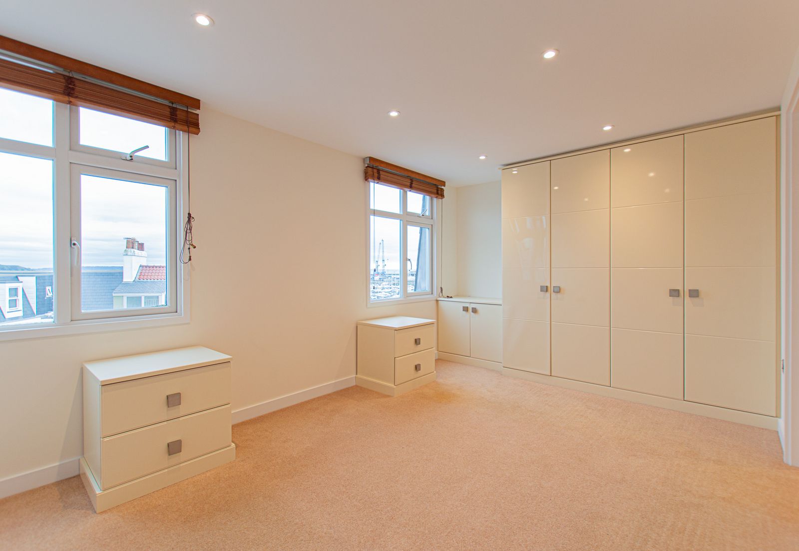 Penthouse, 3 Haven Court photo 10