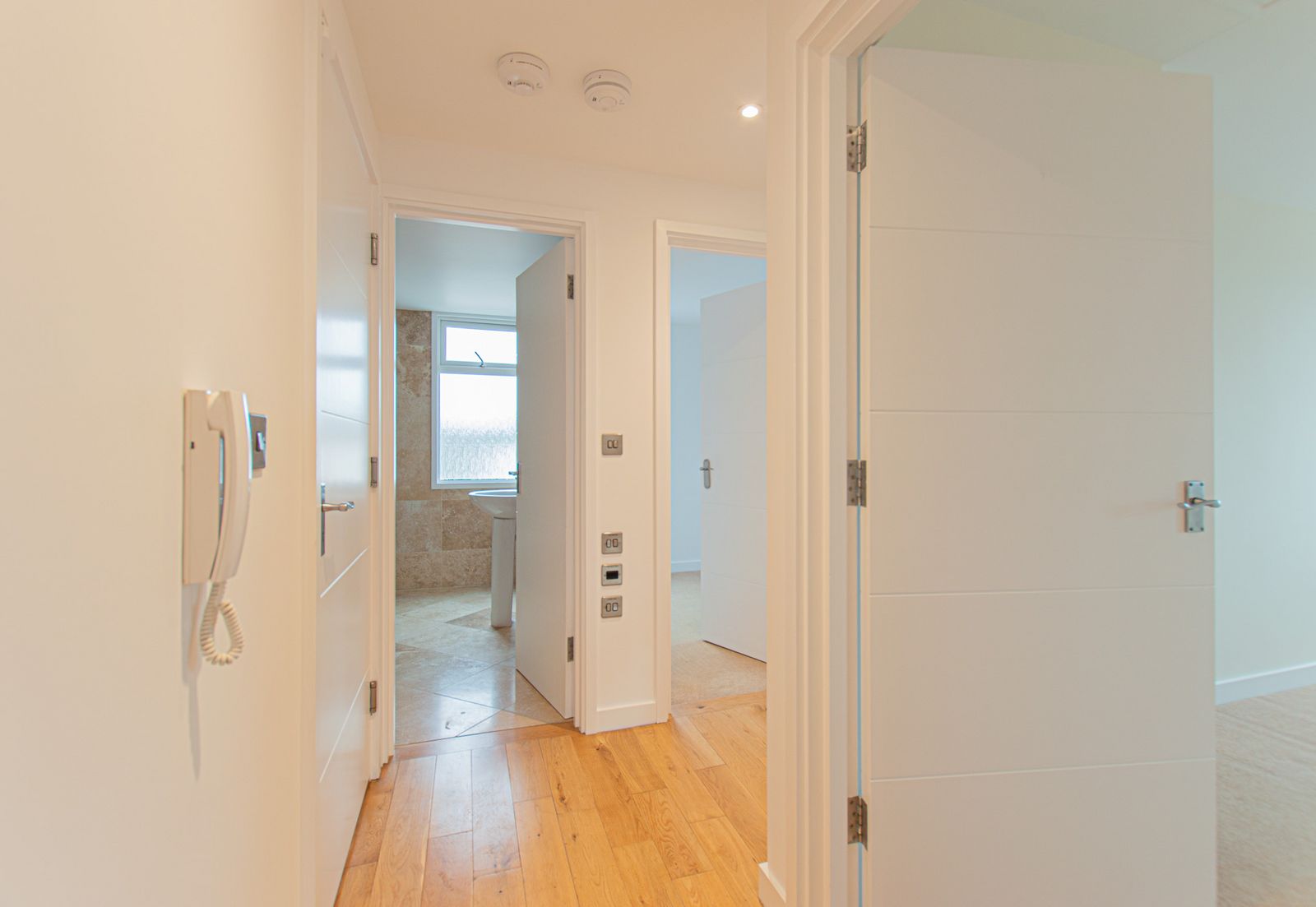 Penthouse, 3 Haven Court photo 18