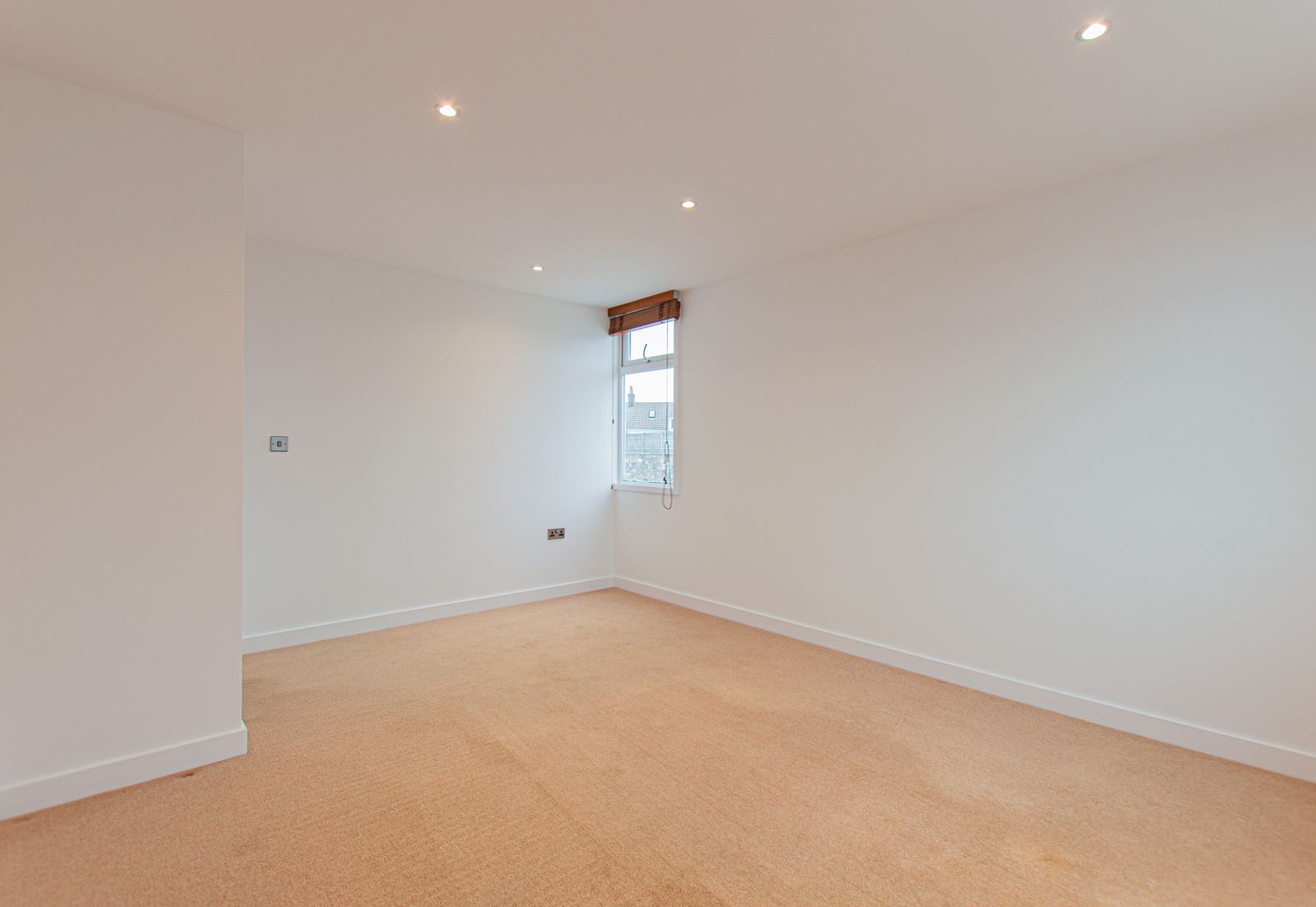 Penthouse, 3 Haven Court photo 15