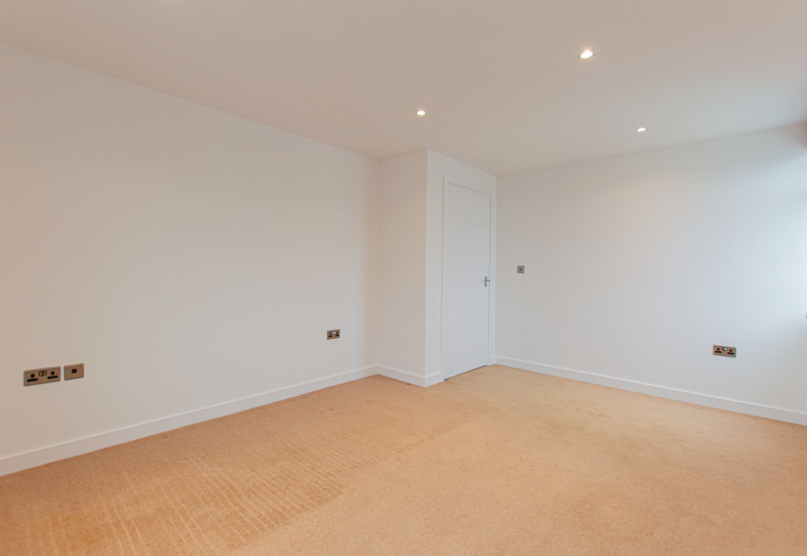 Penthouse, 3 Haven Court photo 14