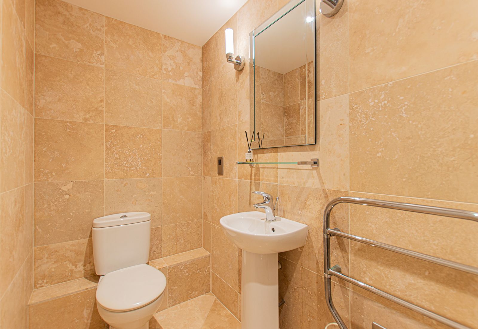 Penthouse, 3 Haven Court photo 12