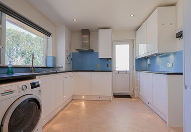 Belle Haven *available on a 3 month lease with possibility to renew on a monthly basis* photo 3