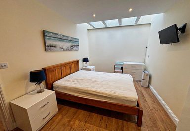 Flat 3, Trinity Court Studios photo 9