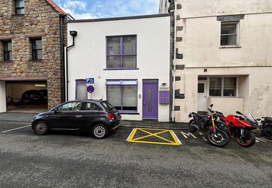 Flat 3, Trinity Court Studios photo 2