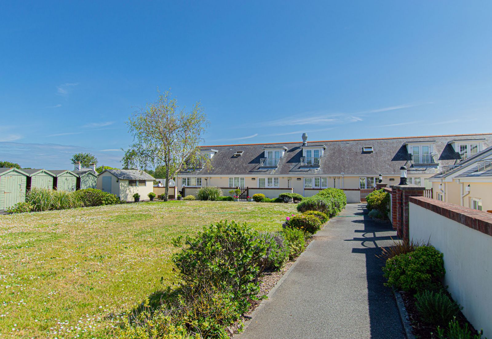 1, Hampshire Court photo 26