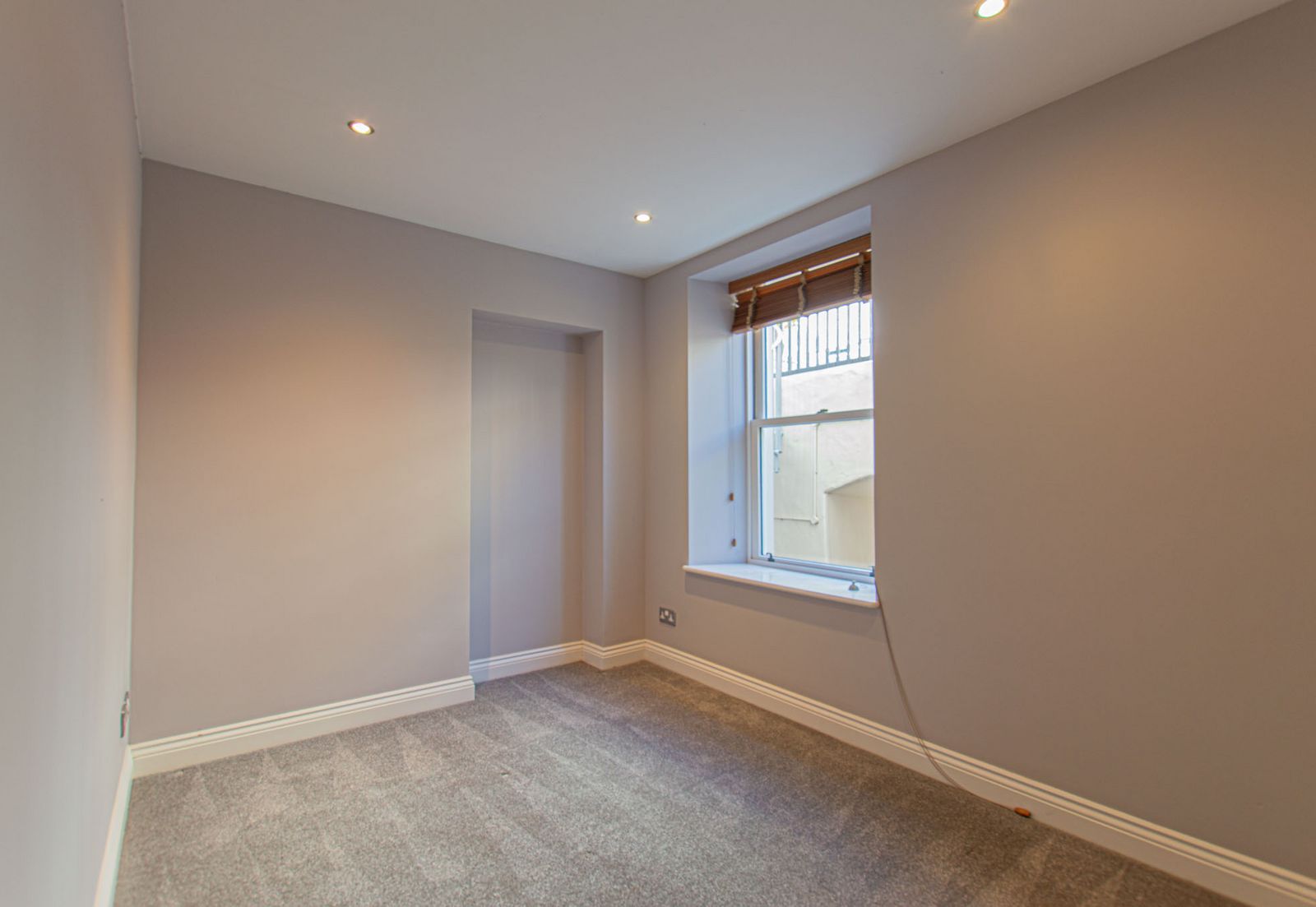 2 Castleview photo 13