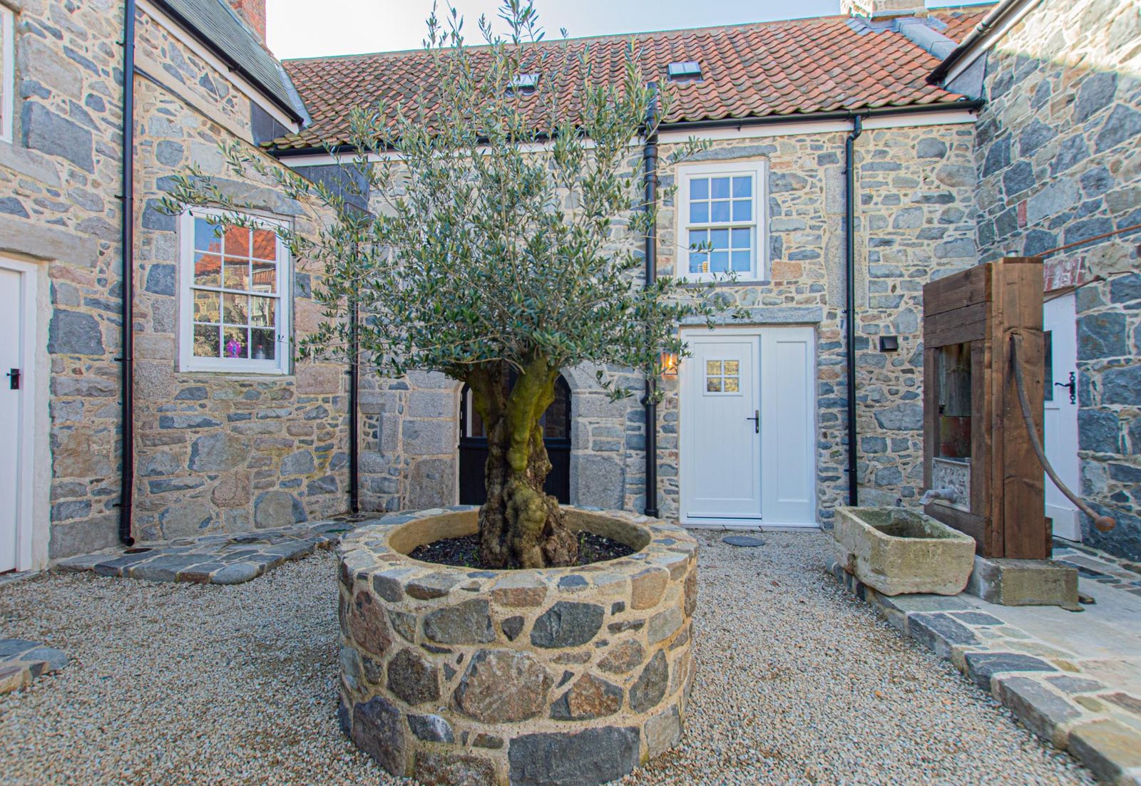 Unit 2, Le Tertre photo 23